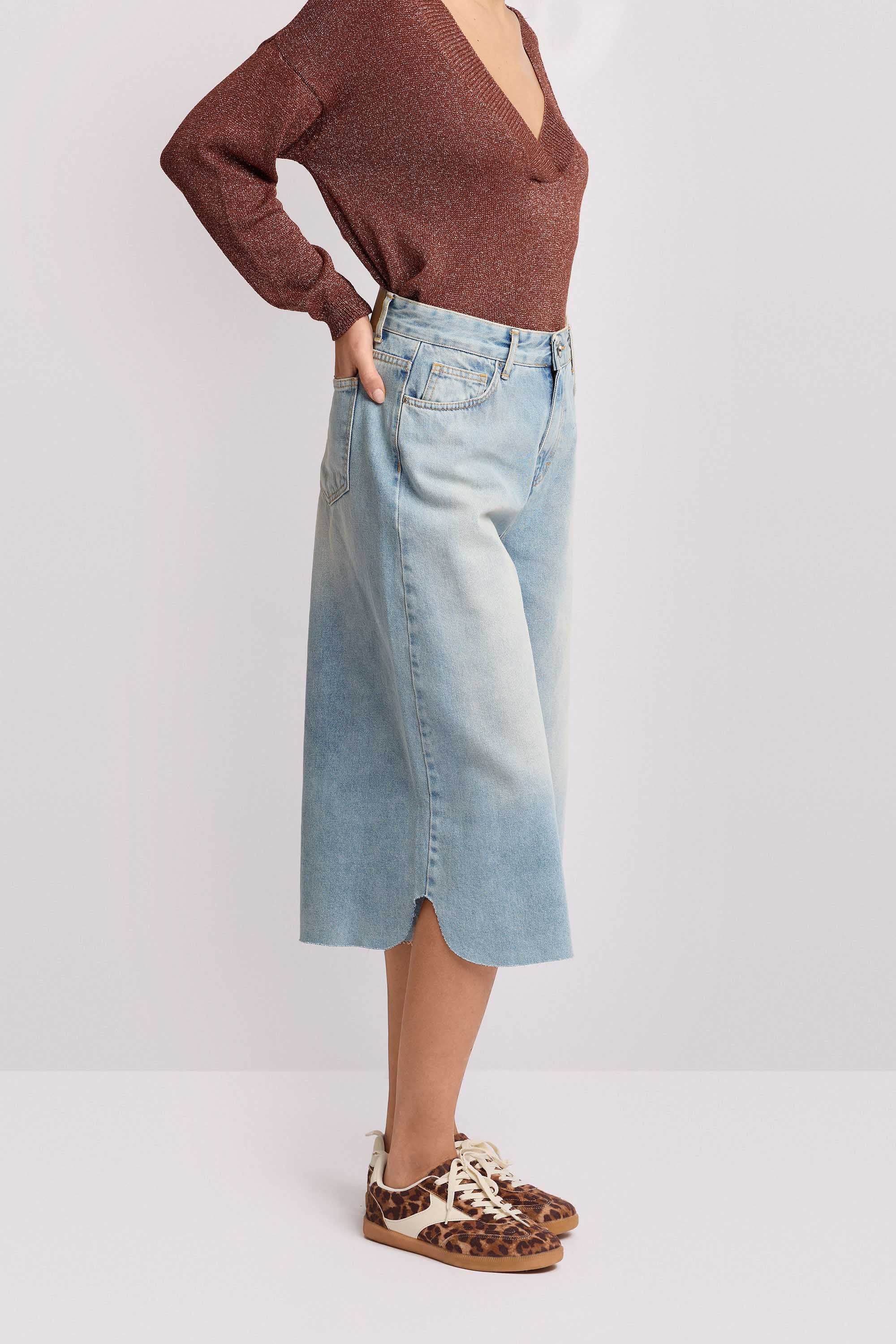 Pantaloni in denim con fondo sagomato - Short Denim LEDO - Image 4