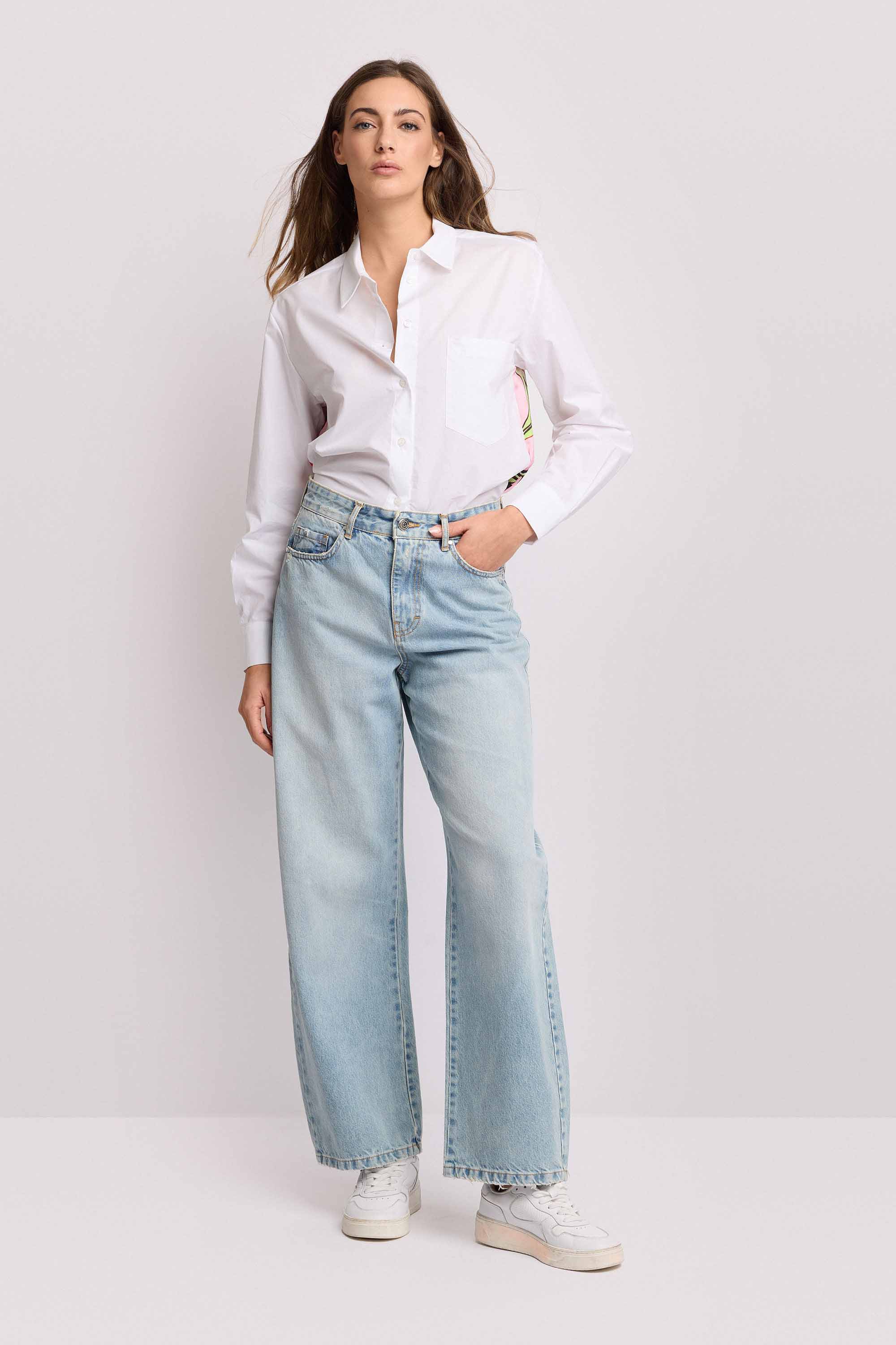 Pantaloni wide leg in denim stile minimal - Pantalone Denim AURKENA - Image 2